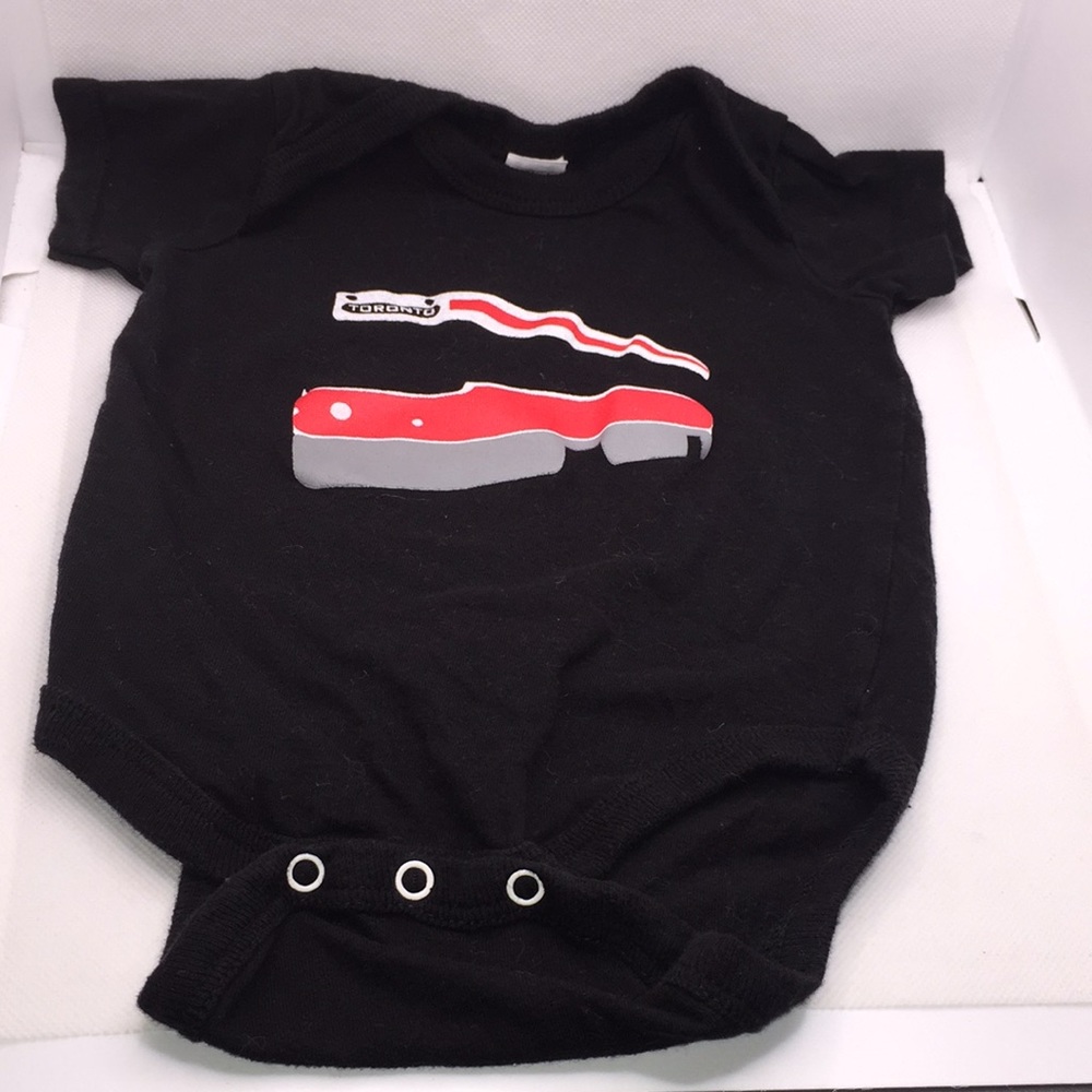 Toronto TTC Infant Baby Bodysuit Diaper Shirt Size 6 Months Black Unisex